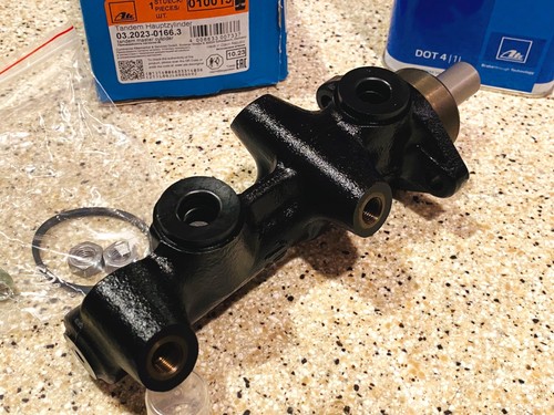 Brake master cylinder for - master,