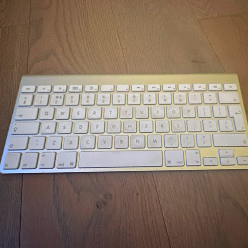 Apple wireless keyboard - wireless, a1314