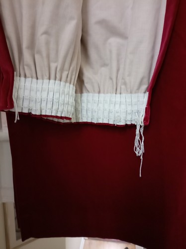 Vintage opulent dark red fully - dark,