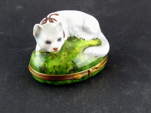 Limoges france cat trinket - ,