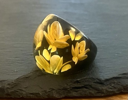 Vintage lucite flower bouquet - lucite,