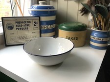 retro enamel wash bowl vintage