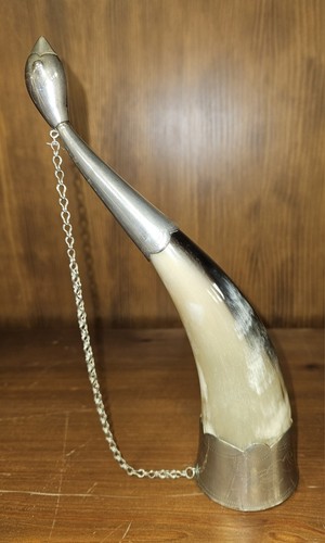 Drinking horn cup - horn, cup/display