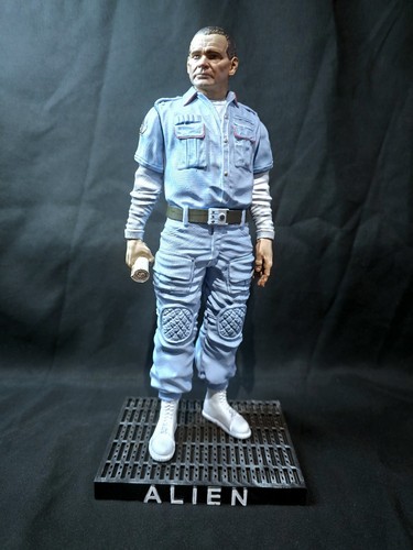 Alien ash statue - ash,