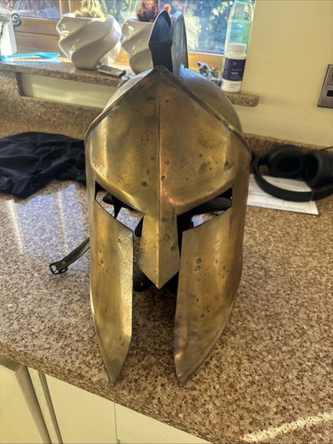 Leonidas helmet 300 - helmet, spartan