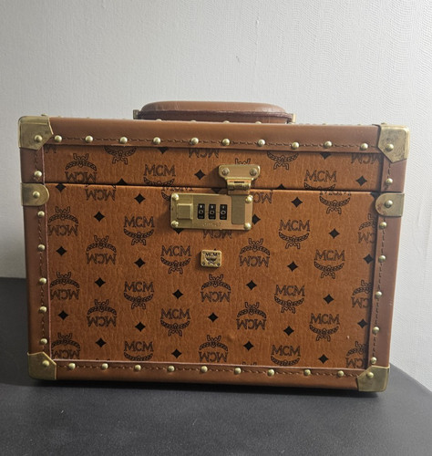 Mcm beauty case train - case,