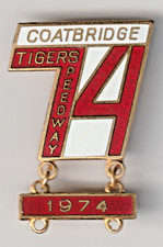 GOLD 1974 COATBRIDGE TIGERS BADGE (VERTICAL PIN, REEVES) WITH DATE BAR