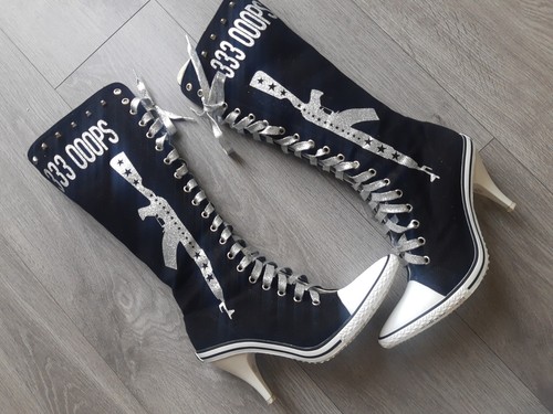 Converse style knee - , heel