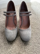 Women’s Size 6/39 Grey Mary