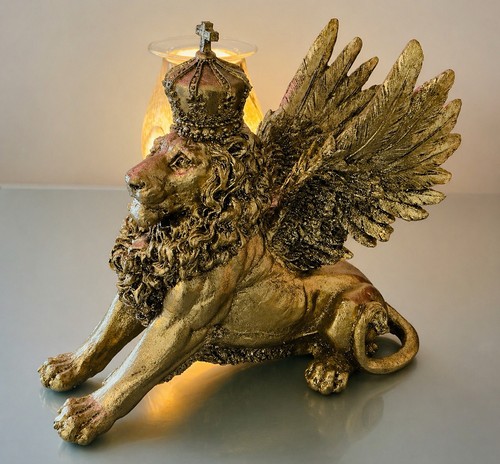 Regal gold tone - regal, lion