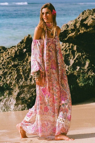 Spell free people - £300, lily