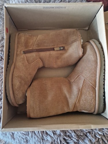 Ugg australia unisex size - australia,