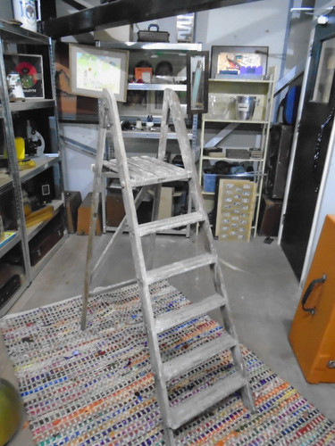 Vintage wooden tread step - wooden,