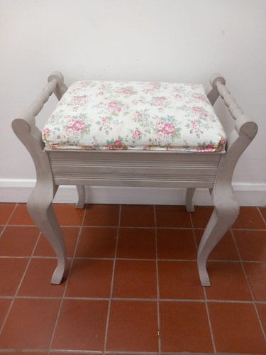 Vintage wooden piano stool - piano,