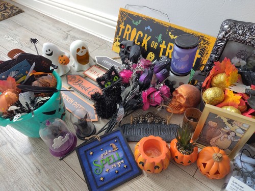 Halloween decorations job - halloween,