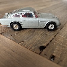 CORGI   JAMES BOND 270 ASTON MARTIN DB5
