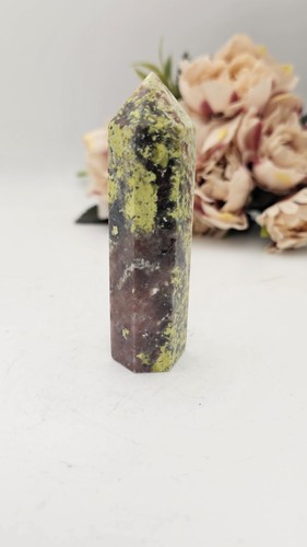 Serpentine and red aventurine - and,