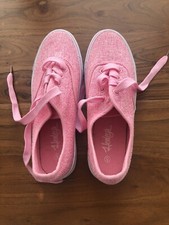 Pink Henleys pumps/trainers