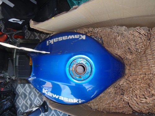Kawasaki zr7 zr7s fuel tank - zr7s,