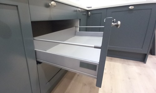 Kitchen drawer pan soft close - soft,