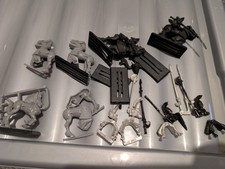 Warhammer Fantasy Old World High Elves Silver Helms x 4 Metal and 2 x plastic