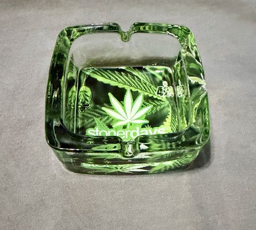 Weed leaf ash tray - weed,