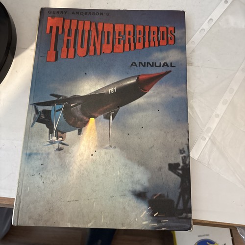 Thunderbirds annual 1967 gerry - thunderbirds,