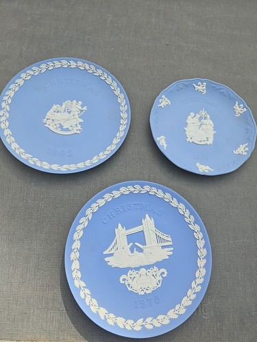 Lot wedgewood powder blue - of,
