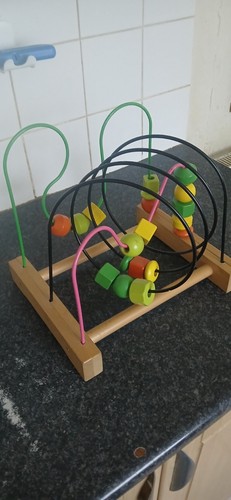 Colourful wire bead - wire, maze