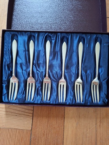 Silver plate cake - plate, fork