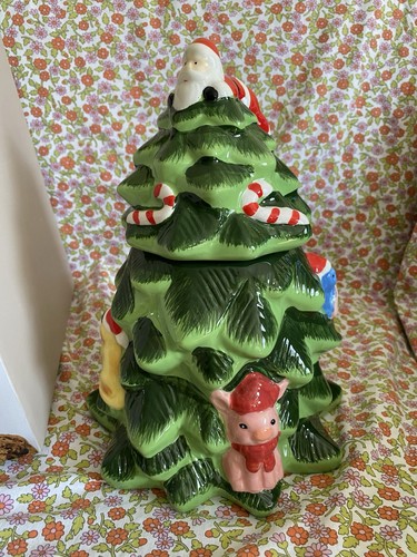 Typo christmas tree - tree, santa