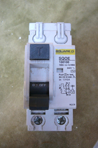 Square 100 amp - d,