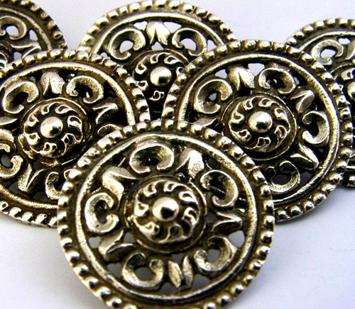Six large celtic - six,