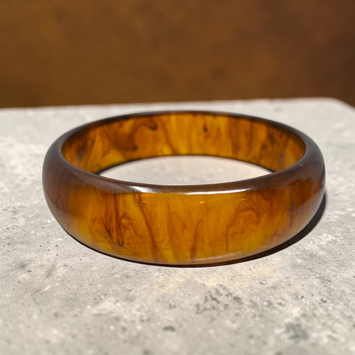 Vintage bakelite bangle - bakelite,