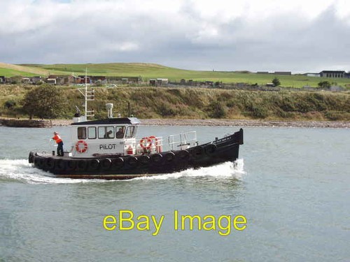 Photo 6x4 pilot boat enters - 6x4,