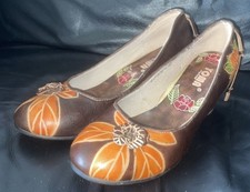 LADIES SIZE 5 BROWN AND ORANGE