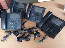 4 x Polycom VVX450 IP Phones 4