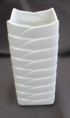 Thomas relief vase approx - thomas,