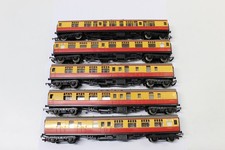 Rake of 5 Hornby OO Gauge Crimson & Cream 3 Corridor & 2 Brake Coaches