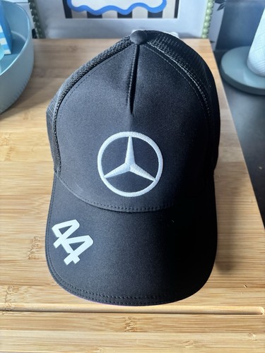 Mercedes amg petronas team - amg,