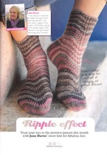 KNITTING PATTERN SOCKS 20.5-23cm-foot-circ LACY SELF-STRIPE-YARN 4PLY SKM M8A