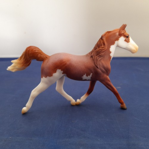 Breyer model horse stablemate - model,