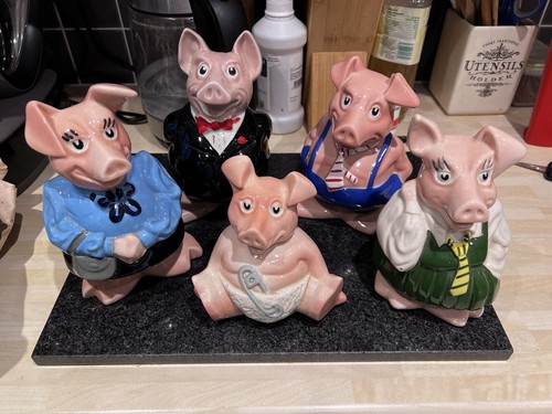 Full set wade natwest pigs - full,