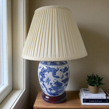 Chinese Jar Table Lamp with