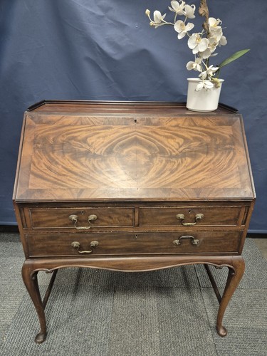 Vintage queen anne style - anne, burr