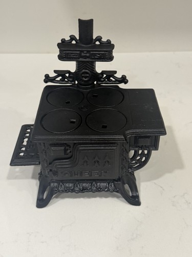 Vintage queen mini black cast - vintage,