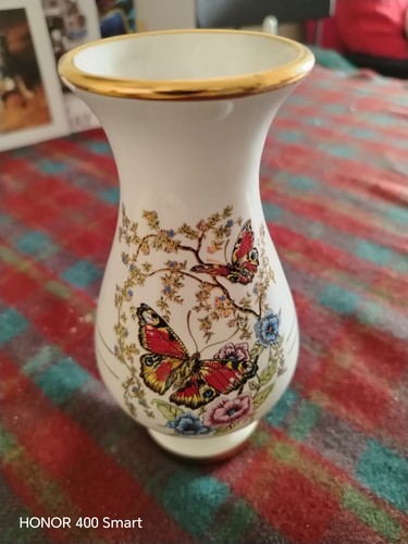 Lovely hand made greek vase - hand,
