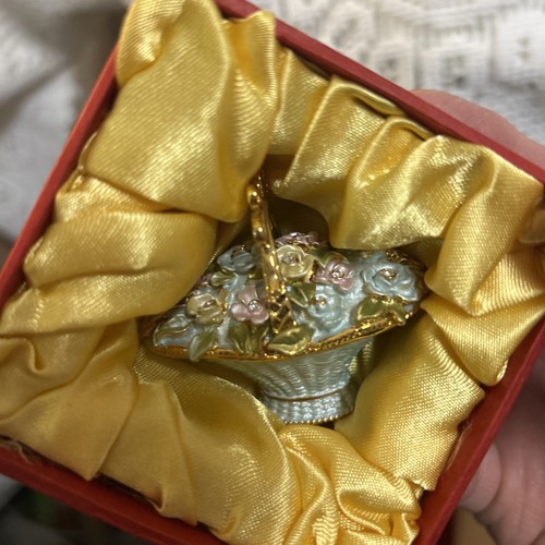 Royal gem flower basket box - flower,