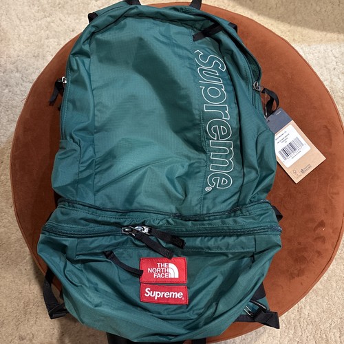 Bnwt supreme the north - bnwt, face