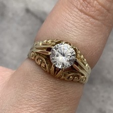 Scroll Detail Vintage Solitaire Gypsy Ring 9ct 375 Yellow Gold - Size M